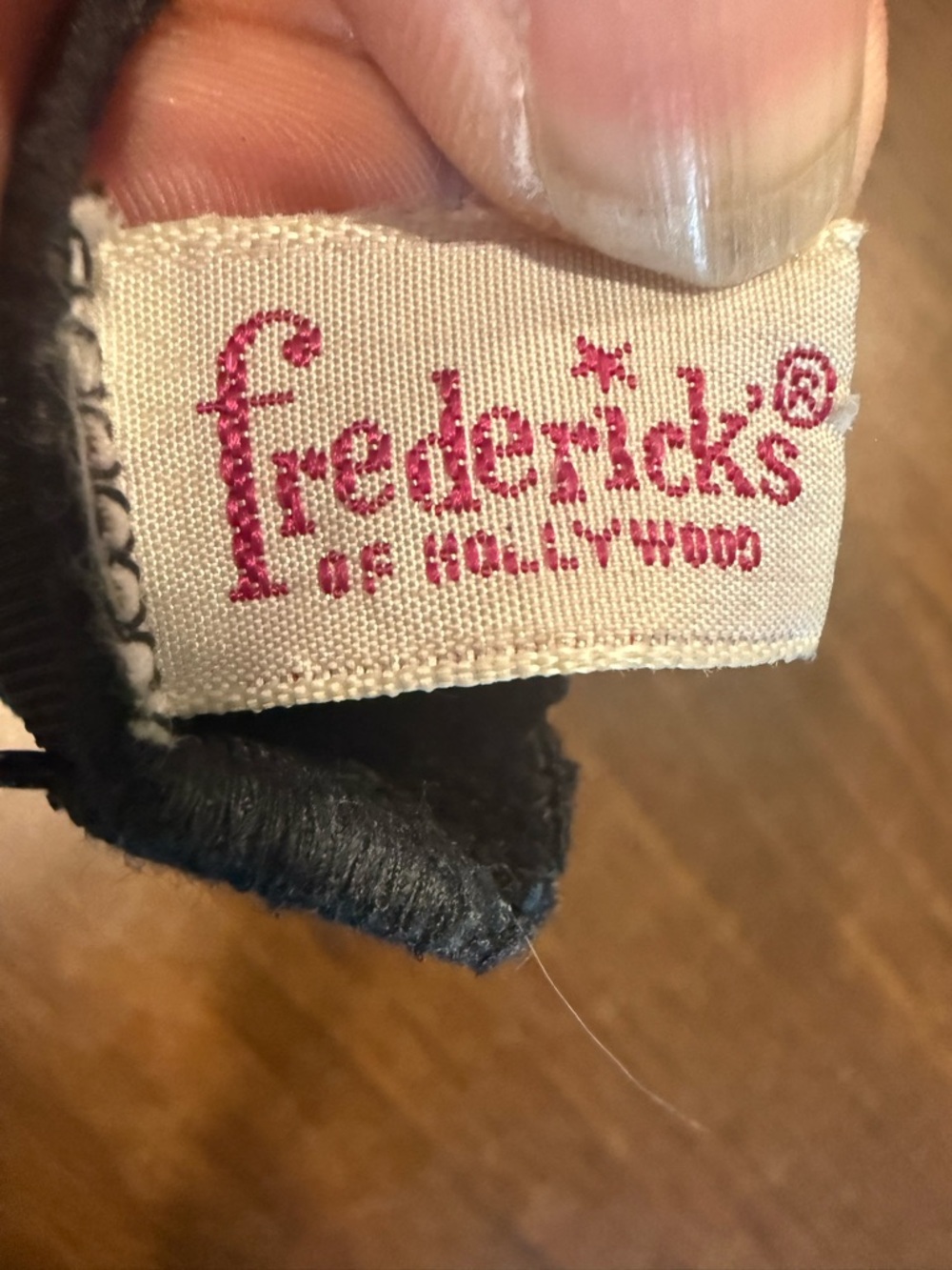 Frederick's of Hollywood Black Label with Pink Logo - Picture 2 of 2